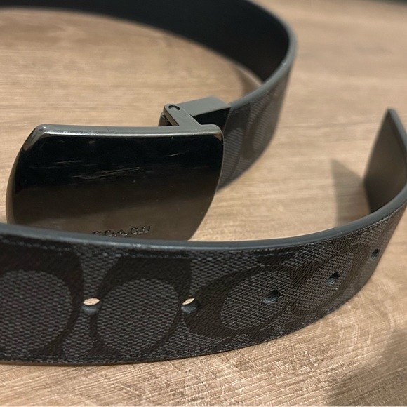 𝐄𝐔𝐂 𝐂𝐎𝐀𝐂𝐇 𝐑𝐞𝐯𝐞𝐫𝐬𝐢𝐛𝐥𝐞 𝐁𝐥𝐚𝐜𝐤 𝐋𝐞𝐚𝐭𝐡𝐞𝐫 𝐁𝐞𝐥𝐭 - Picture 8 of 16